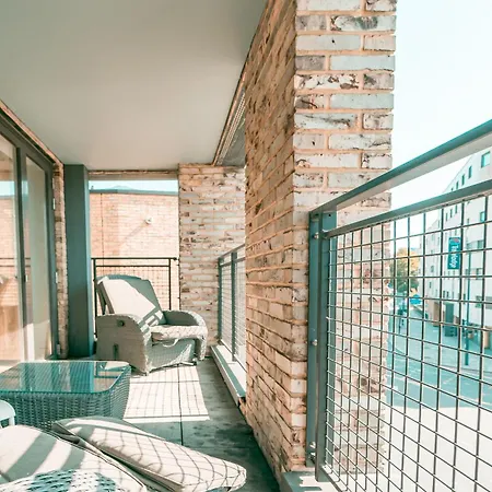 Greenwich Station Suite: Luxury 2-Bed with PlayStation London Exterior photo