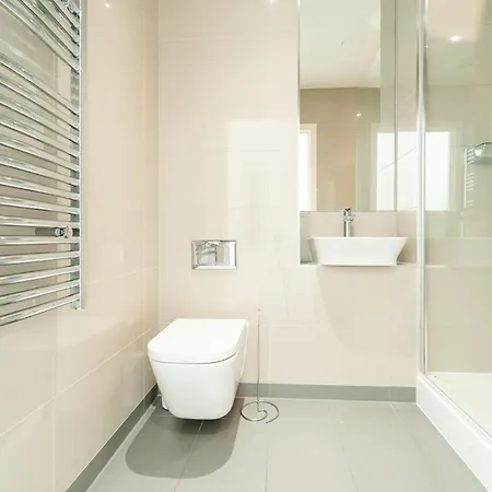 Greenwich Station Suite: Luxury 2-Bed with PlayStation London Exterior photo