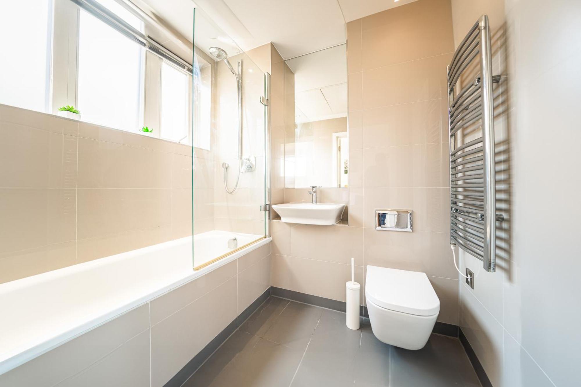 Greenwich Station Suite: Luxury 2-bed With Playstation Apartment *