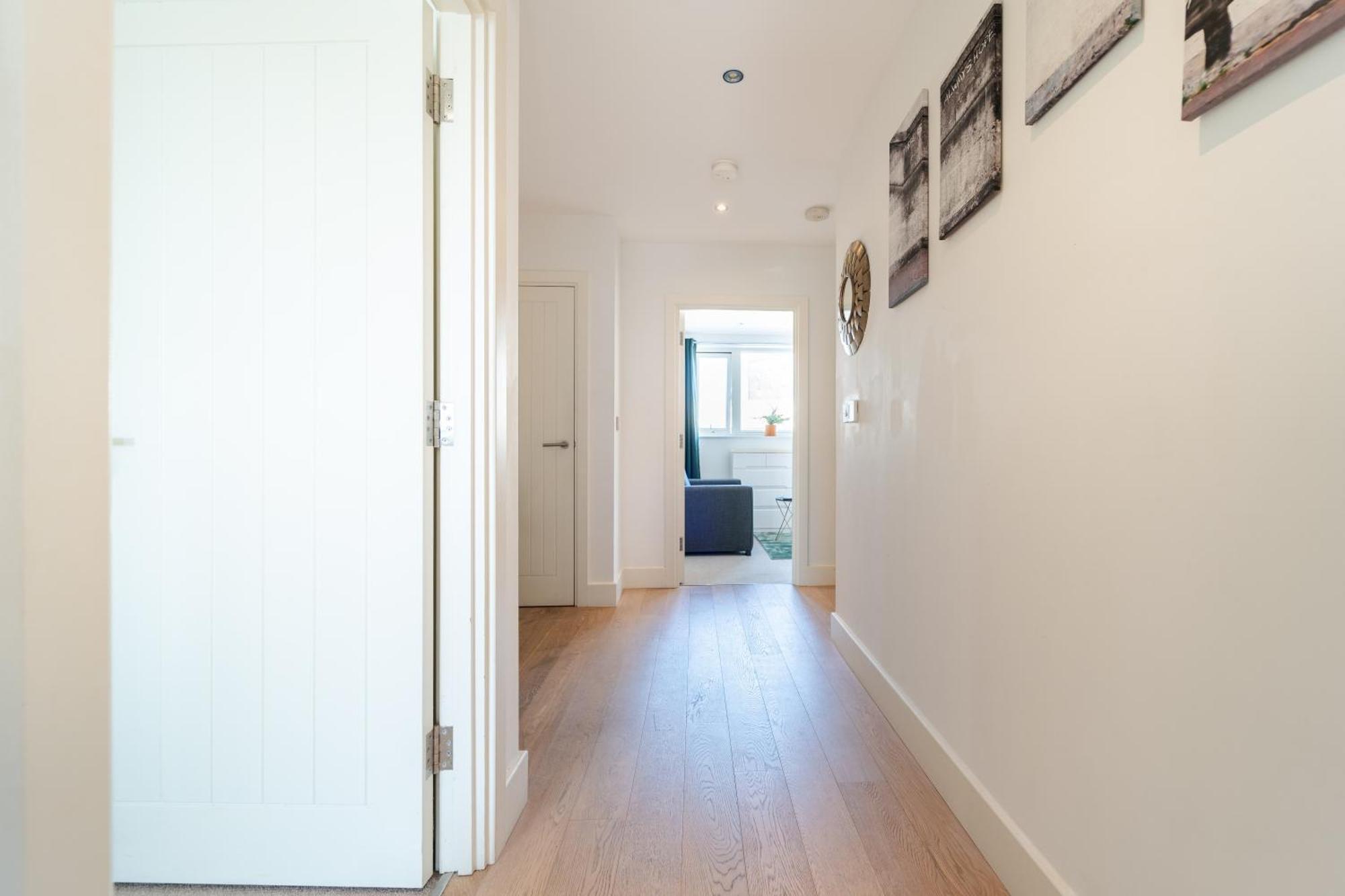 Greenwich Station Suite: Luxury 2-bed With Playstation Apartment London