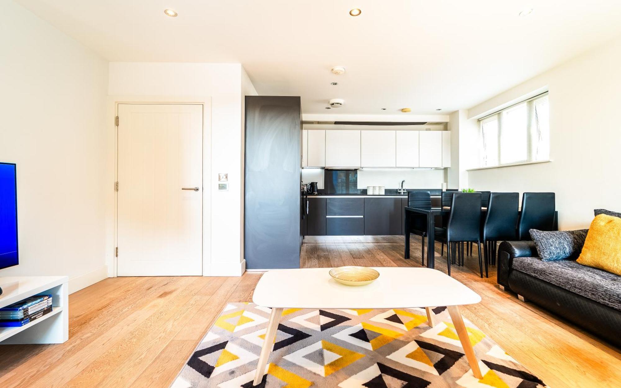 Greenwich Station Suite: Luxury 2-bed With Playstation Apartment London