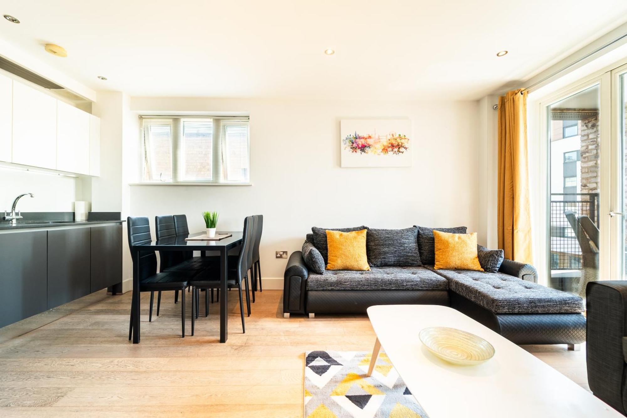 Greenwich Station Suite: Luxury 2-bed With Playstation London