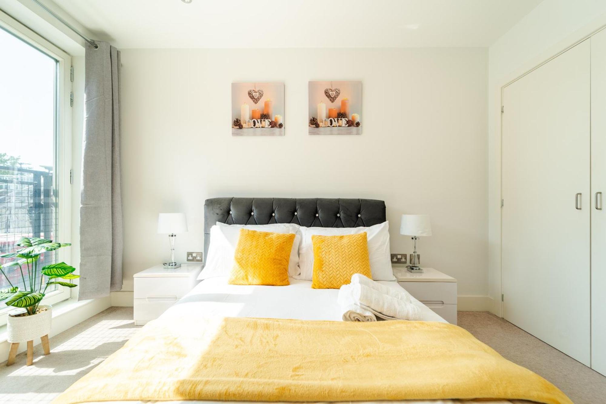 Greenwich Station Suite: Luxury 2-bed With Playstation Apartment London